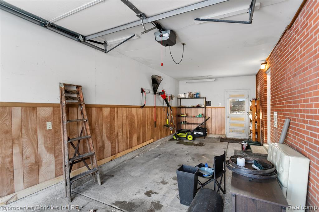 615 W 13 Mile Road, Royal Oak, MI 48073 — Photo 35
