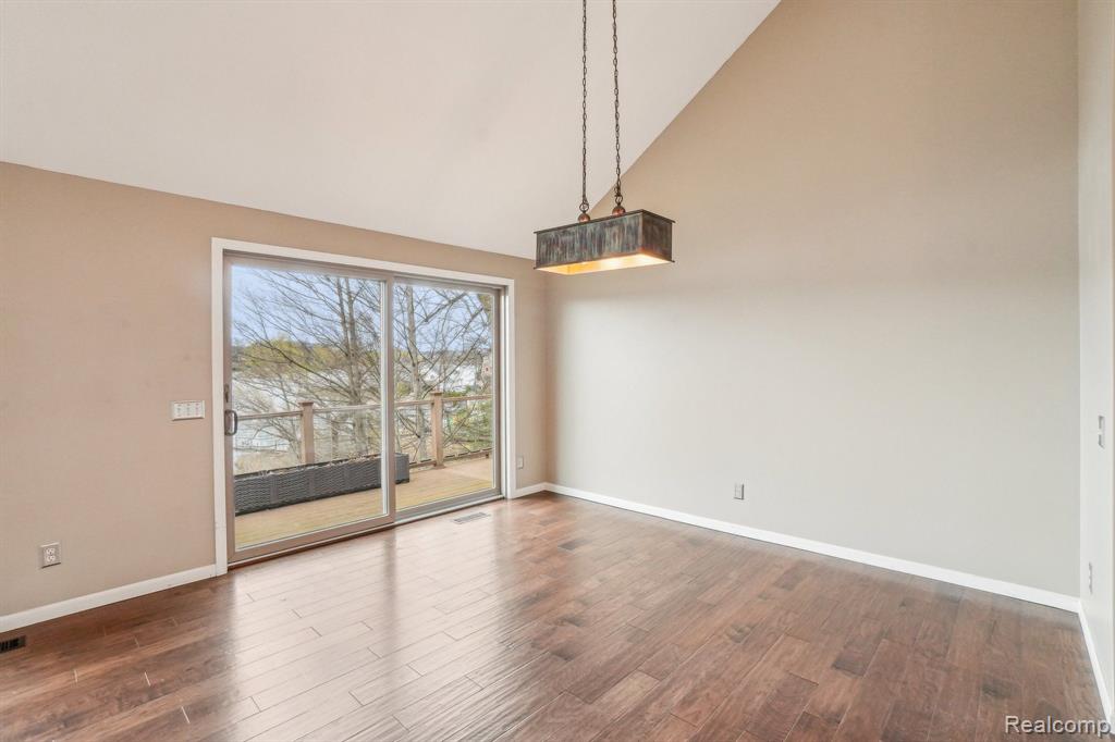 5001 GROVER Drive, Brighton, MI 48116 — Photo 8