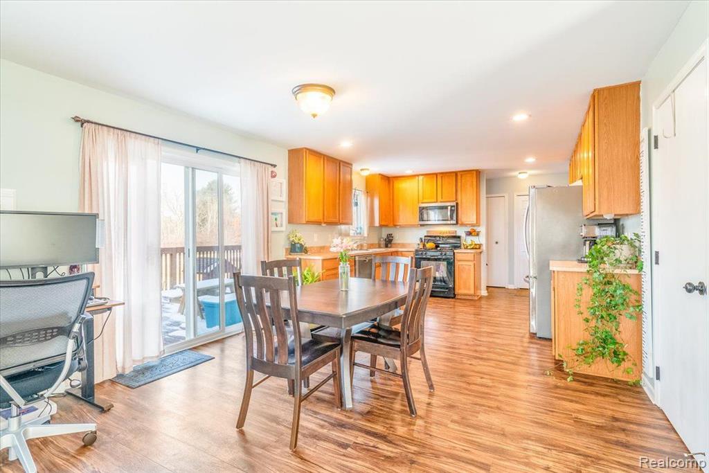42936 N CUMBERLAND Drive, Belleville, MI 48111 — Photo 7
