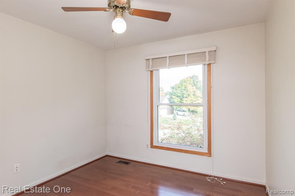 5201 CROWFOOT Drive, Troy, MI 48085 — Photo 35