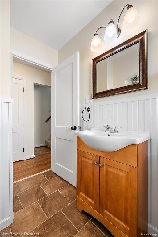 929 Cambridge Road, Berkley, MI 48072 — Photo 18