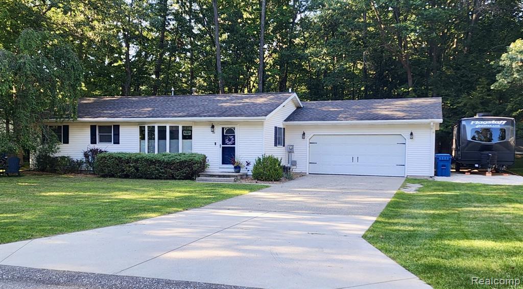 340 E. Hanover Street, Pentwater, MI 49449 — front exterior