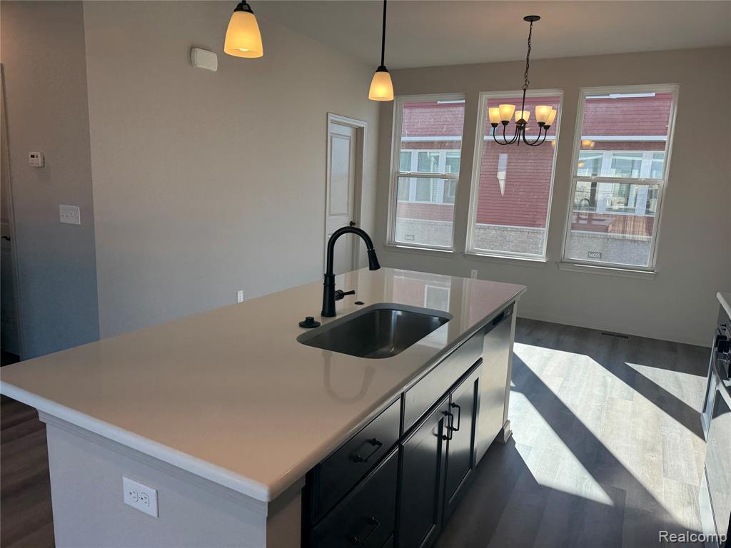 56054 Madison Lane, New Hudson, MI 48165 — Photo 13