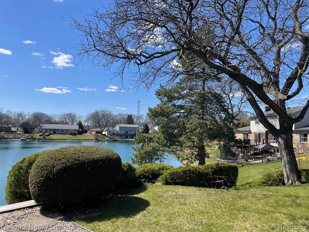 52545 BELLE VERNON, Shelby Twp, MI 48316 — Photo 4