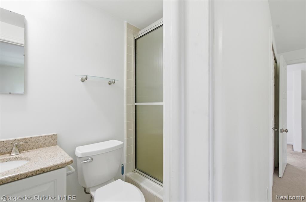 25310 Canterbury Road, Franklin, MI 48025 — Photo 37