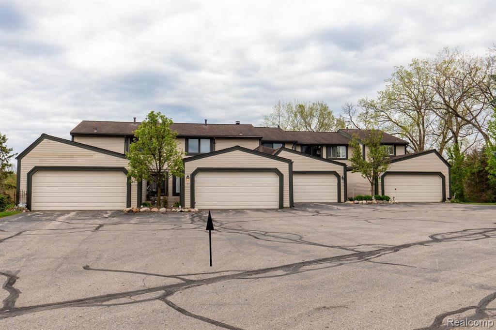 1146 CONCORD Court, Northville, MI 48167 — Photo 2
