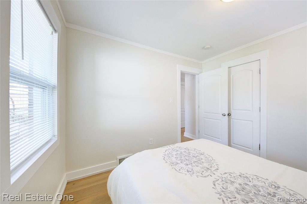 8126 Dale Street, Dearborn Heights, MI 48127 — Photo 41