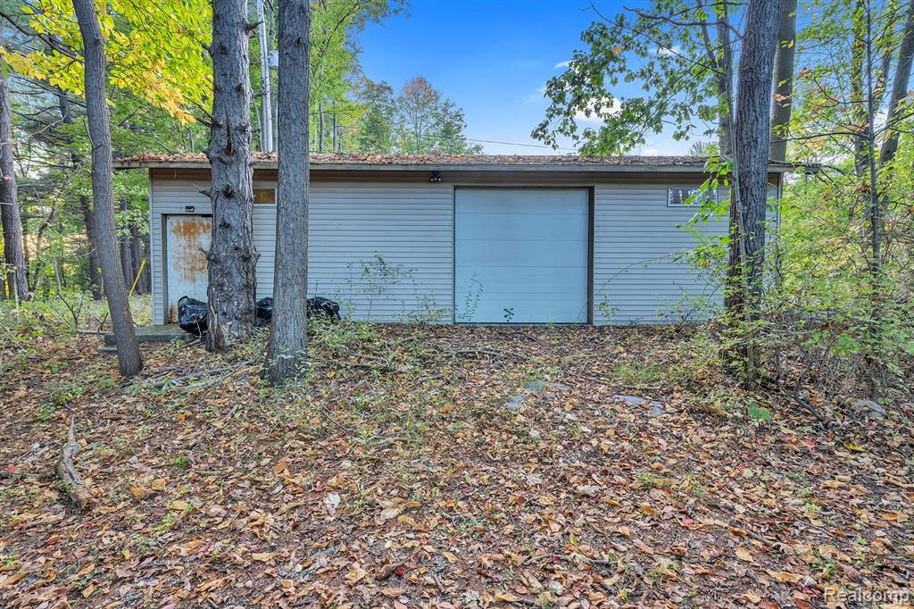 8264 Wilson Road, Otisville, MI 48463 — Photo 23