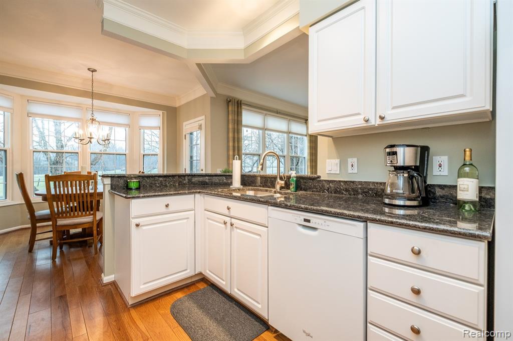 16189 FOREST LAKE Drive, 127, Northville, MI 48168 — Photo 12