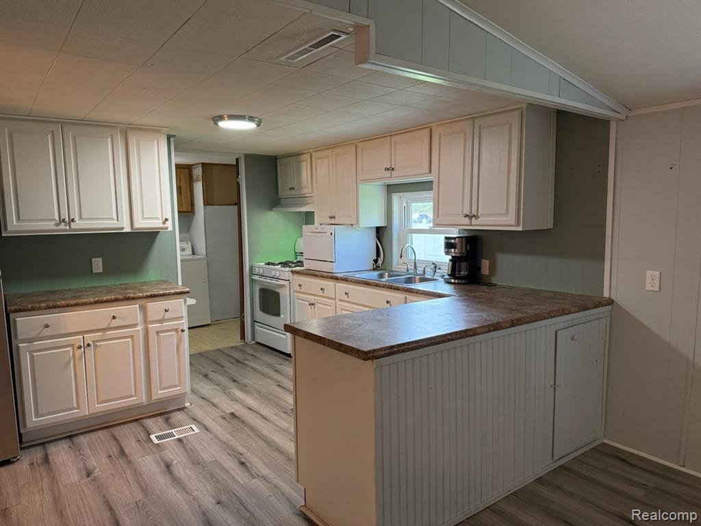 5455 Monticello Drive, Lapeer, MI 48446 — Photo 5