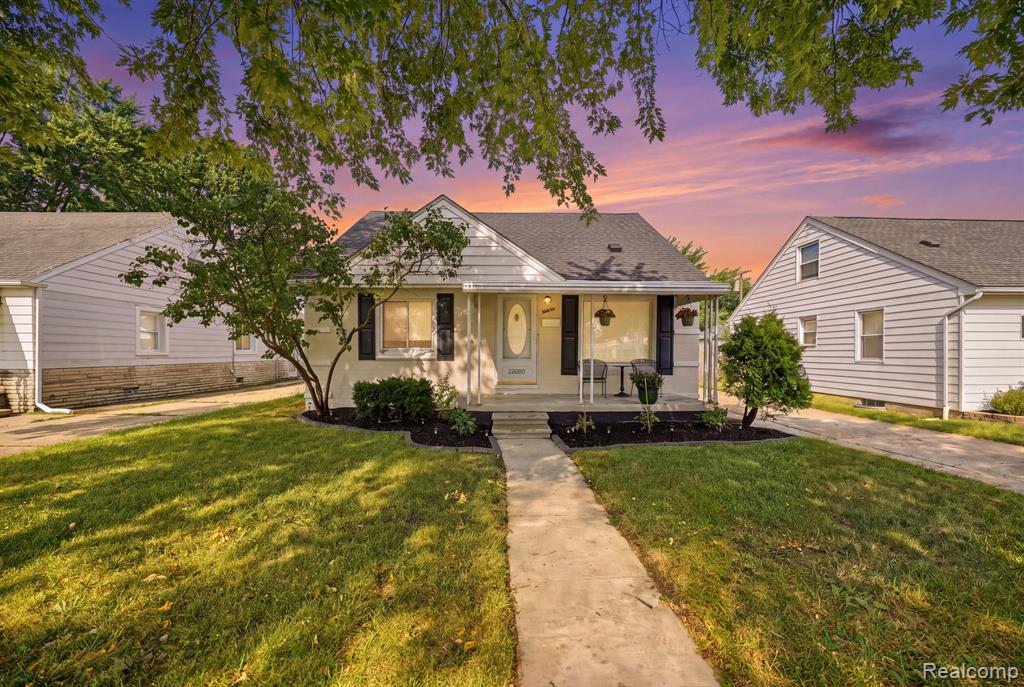26809 Hollywood Street, Roseville, MI 48066