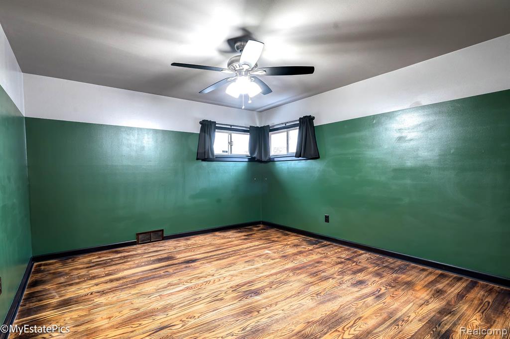 1251 CLARITA Street, Ypsilanti, MI 48198 — Photo 32