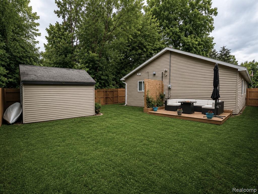 4097 Chenlot Lane, Waterford, MI 48328 — Photo 36