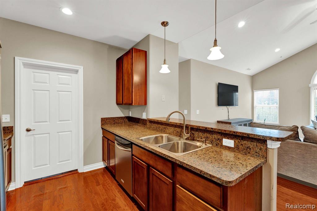 48888 Amanda Lane, Shelby Twp, MI 48317 — Photo 10