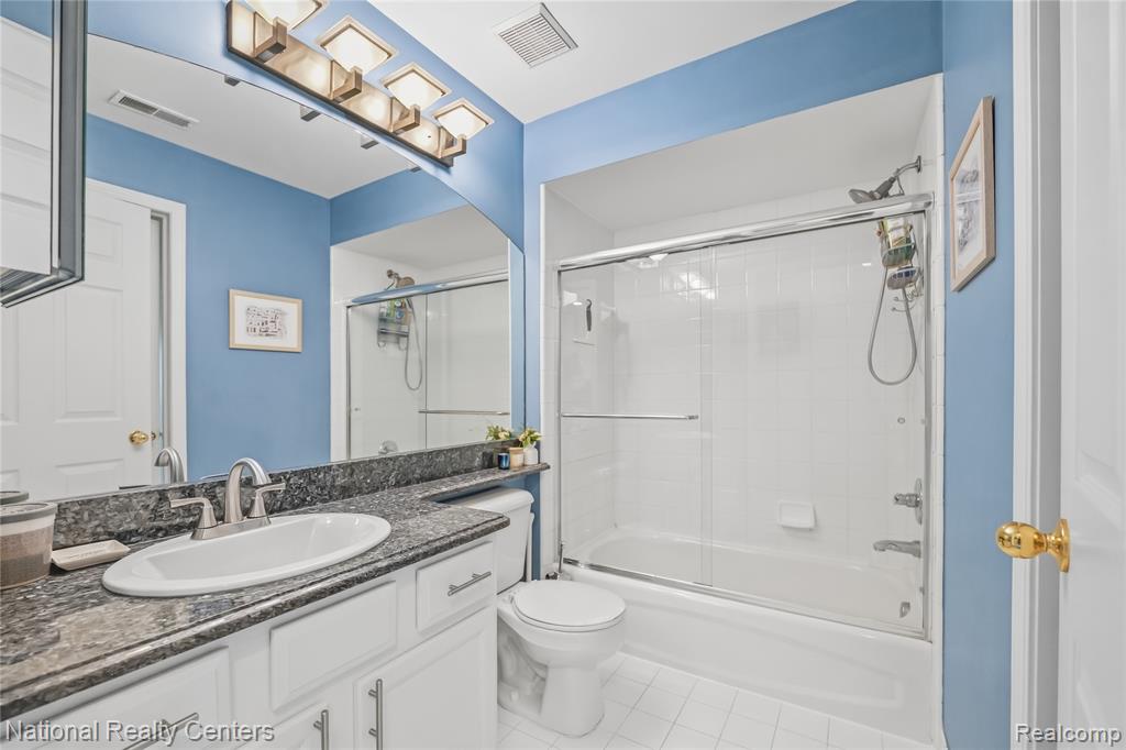 128 Sandy Lane, Walled Lake, MI 48390 — Photo 36