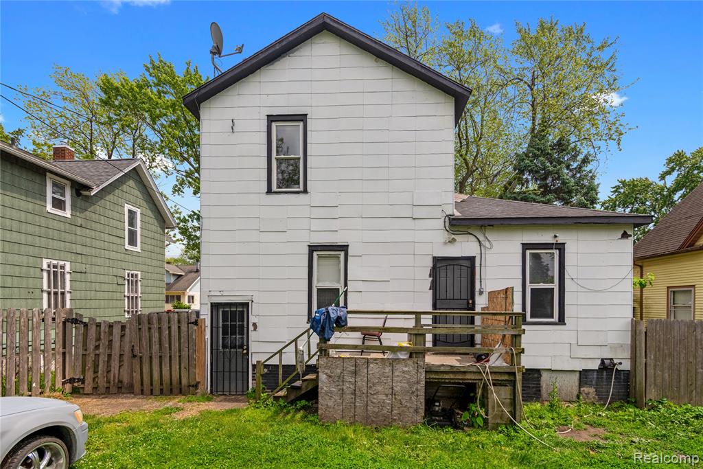 807 N BOND Street, Saginaw, MI 48602 — Photo 12