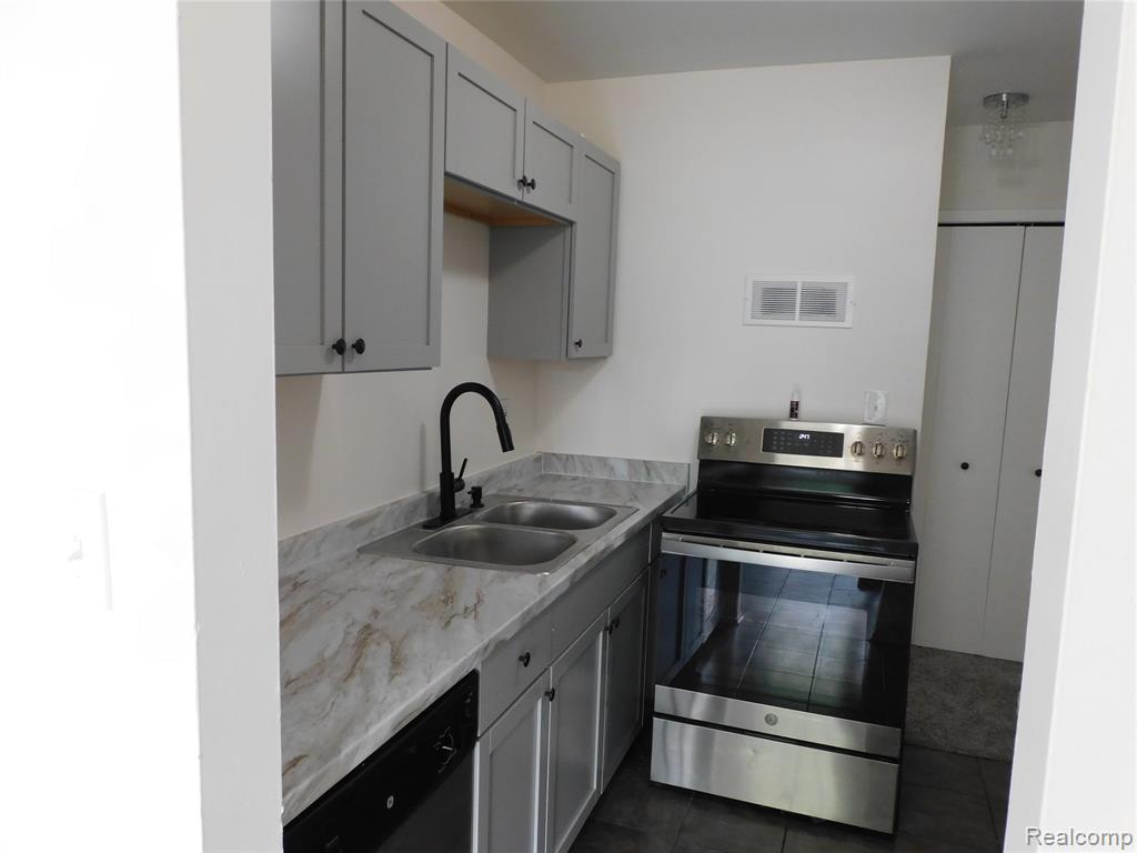 30268 Southfield Road, 229, Southfield, MI 48076 — Photo 7
