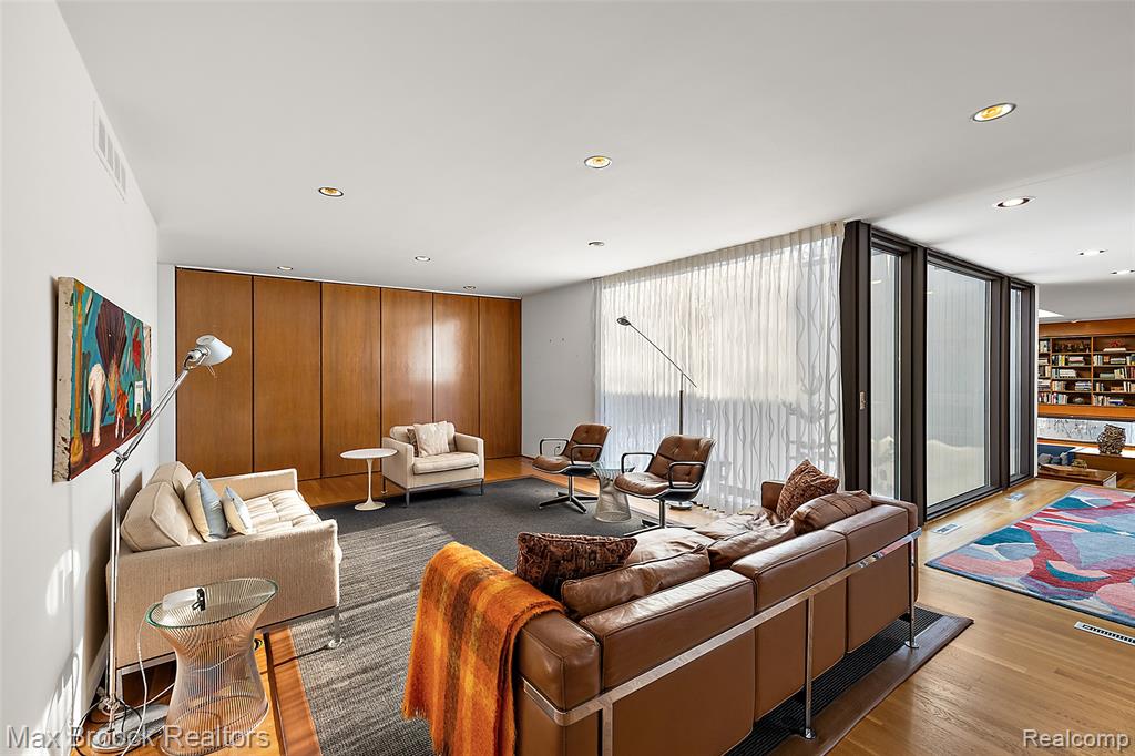 6020 Northfield Road, West Bloomfield, MI — Photo 4