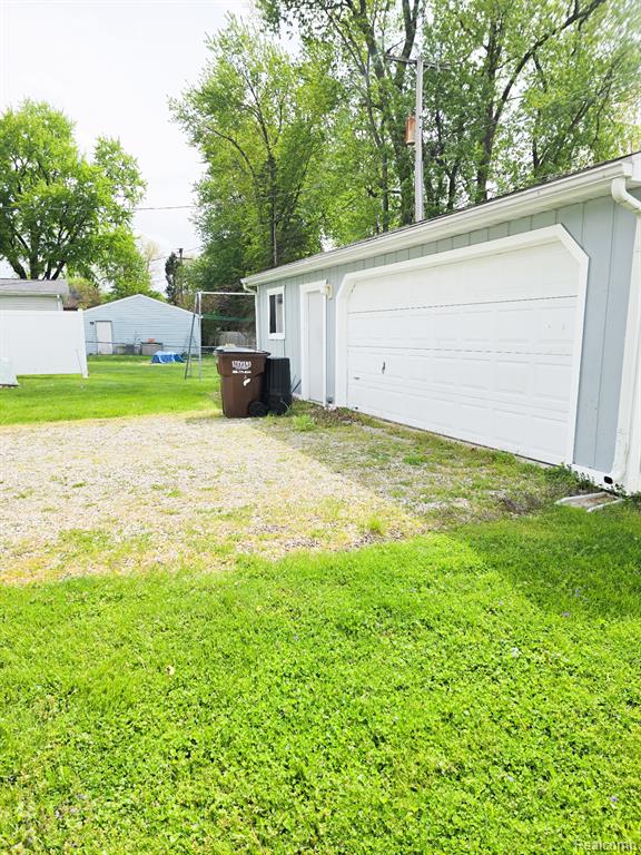 12929 Matthews Street, Carleton, MI 48117 — Photo 48
