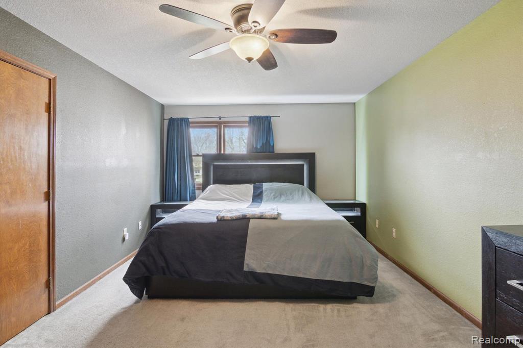 925 DONNALEE Drive, Monroe, MI 48162 — Photo 33