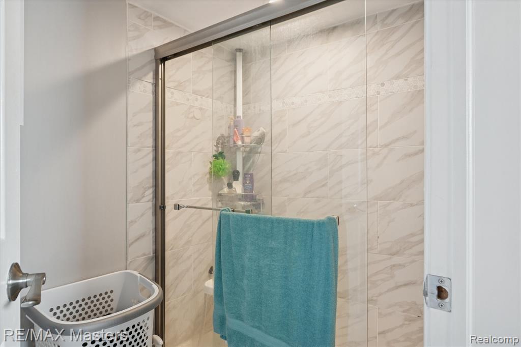 23121 Leighwood Drive, Woodhaven, MI 48183 — Photo 19