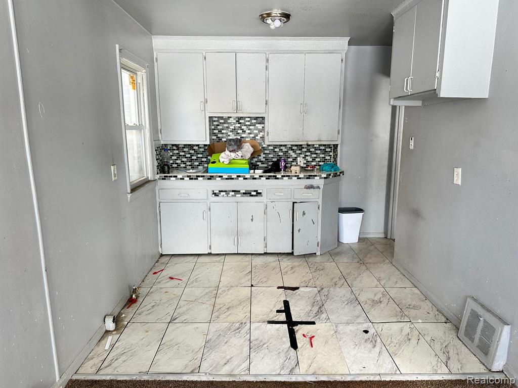 11360 Prest Street, Detroit, MI 48227 — Photo 10
