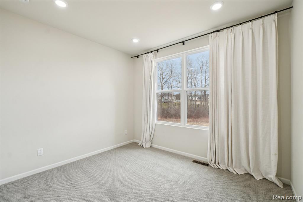22820 Martin Road, South Lyon, MI 48178 — Photo 37