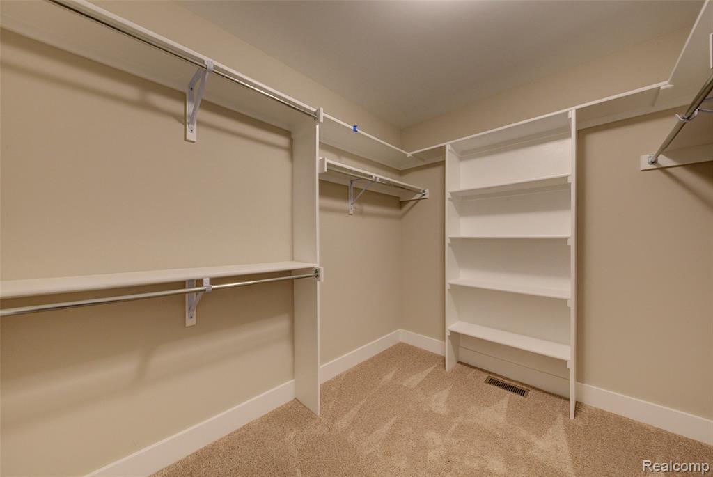 636 BIRKDALE, Howell, MI 48843 — Photo 13
