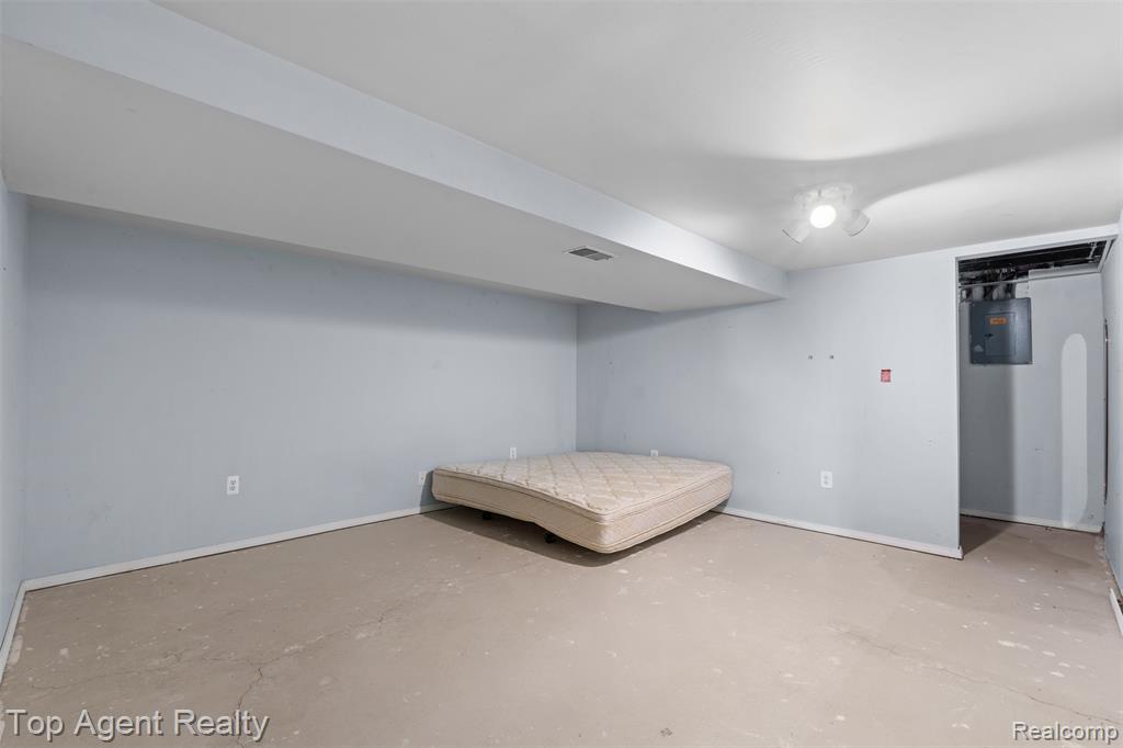 53260 VILLA ROSA Drive, Macomb, MI 48042 — Photo 36