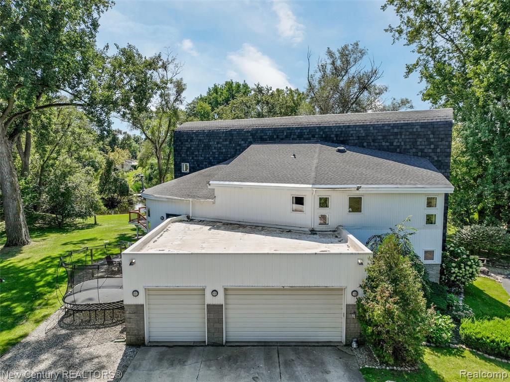 275 Angola Street, Wolverine Lake, MI 48390 — Photo 69