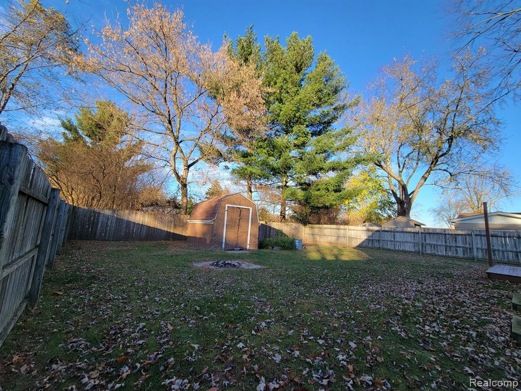415 LAKEVIEW Street, Holly, MI 48442 — Photo 10