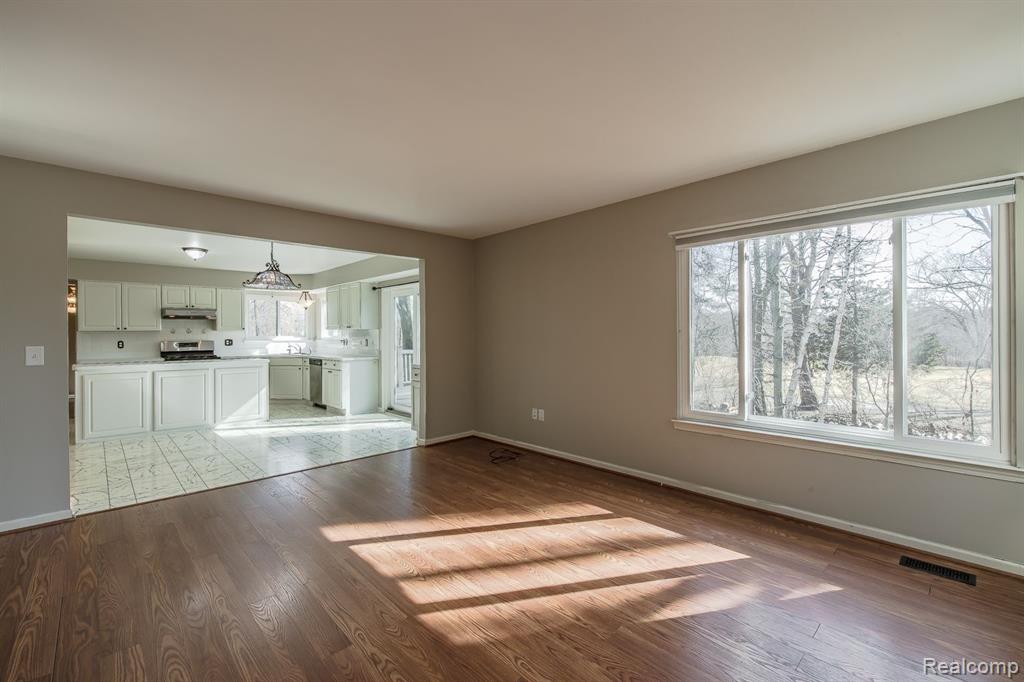 5344 Seminole Court, Commerce Twp, MI 48382 — Photo 13