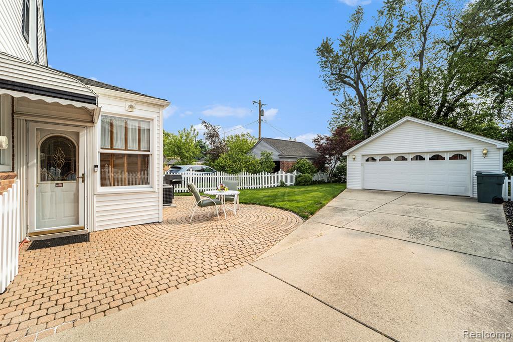 916 N Rosevere Avenue, Dearborn, MI 48128 — Photo 16