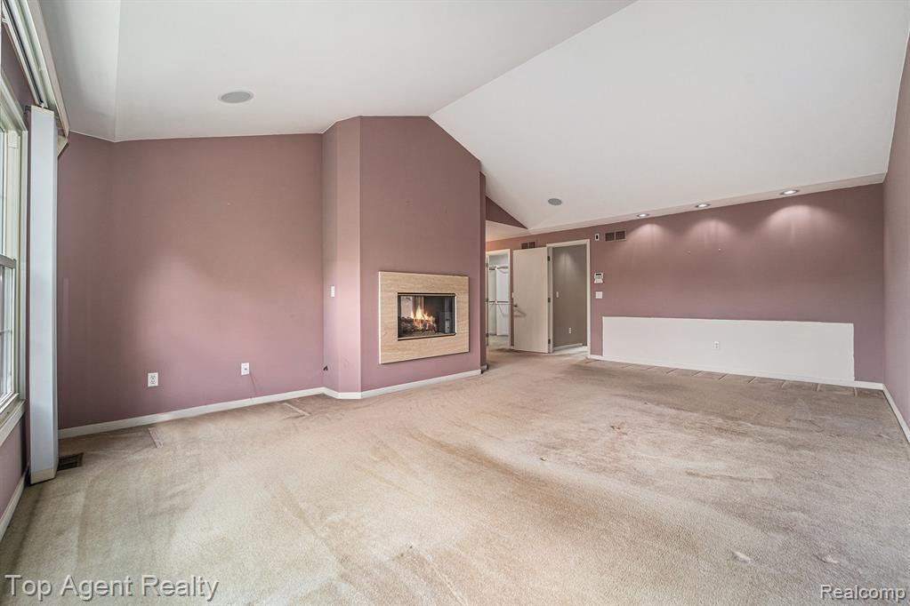 7369 Danbury Drive, West Bloomfield, MI — Photo 19