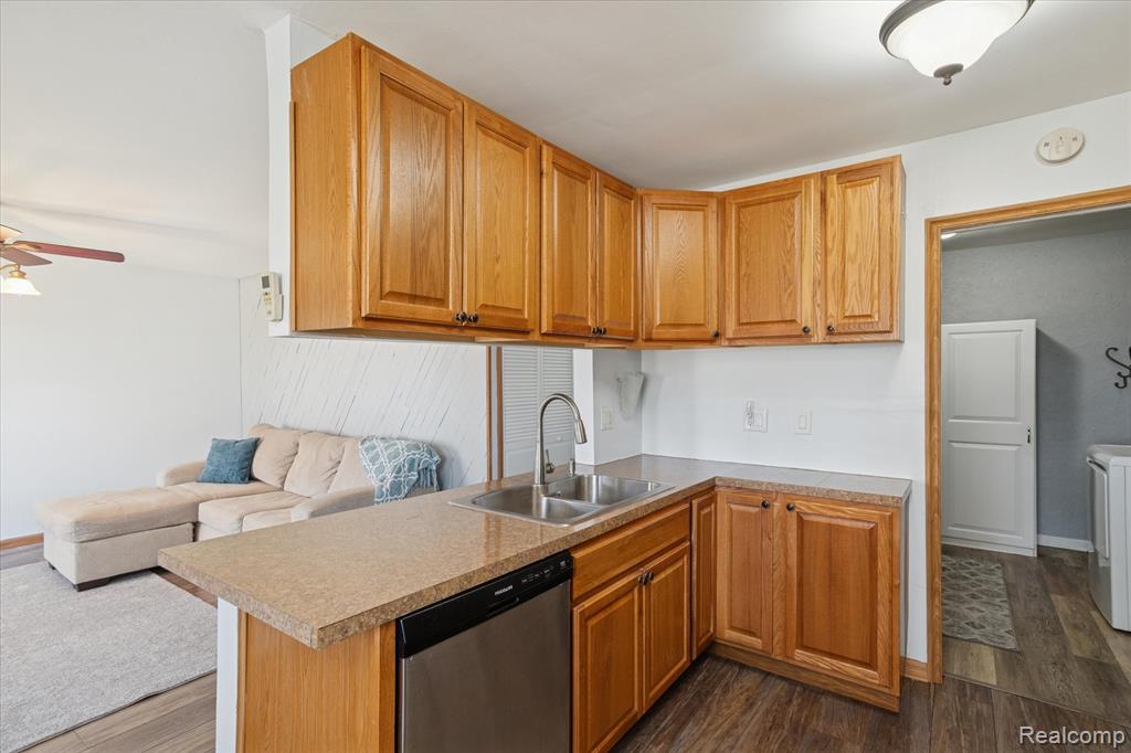 25898 Fairgrove Street, Woodhaven, MI 48183 — Photo 14