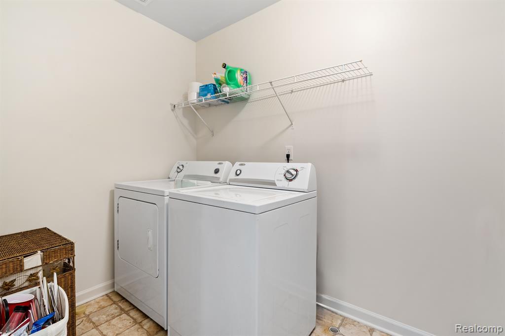 8844 Somerset Lane, Ypsilanti, MI 48198 — Photo 14