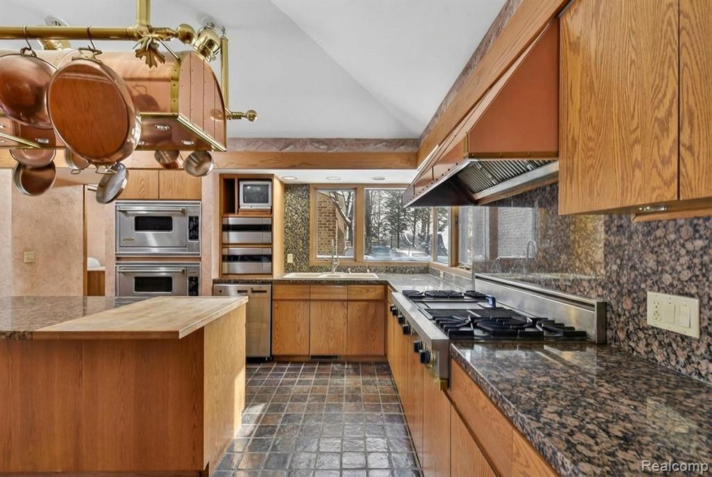 2551 Patterson Lake Road, Pinckney, MI 48169 — Photo 42