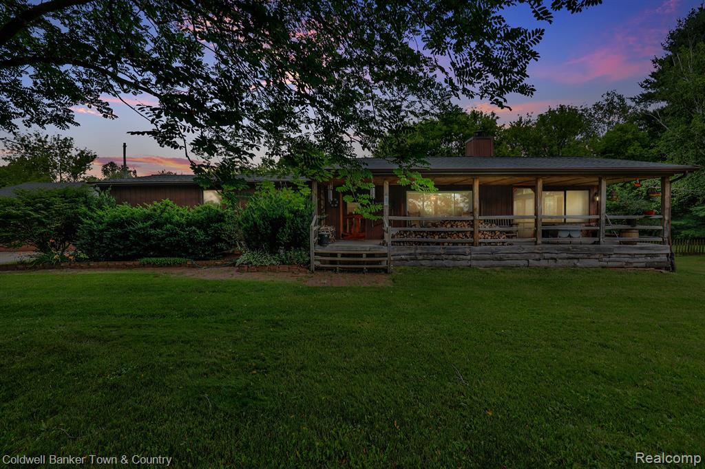 6068 W GRAND RIVER Road, Laingsburg, MI 48848 — Photo 2