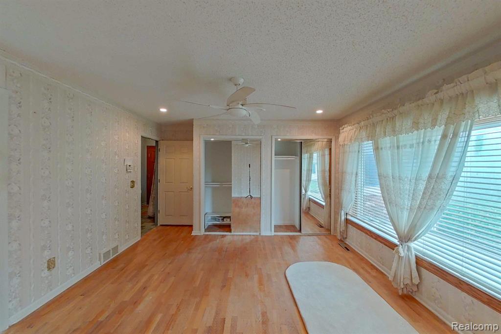 4395 OLD CARRIAGE Road, Flint, MI 48507 — Photo 22