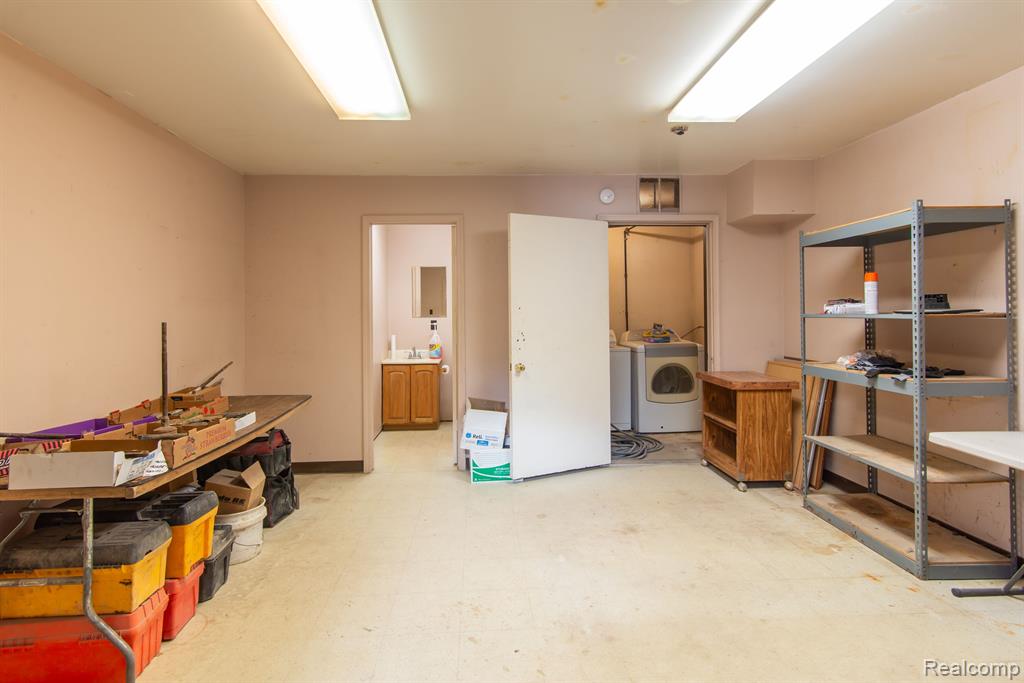 8175 BIG LAKE Road, Clarkston, MI — Photo 23