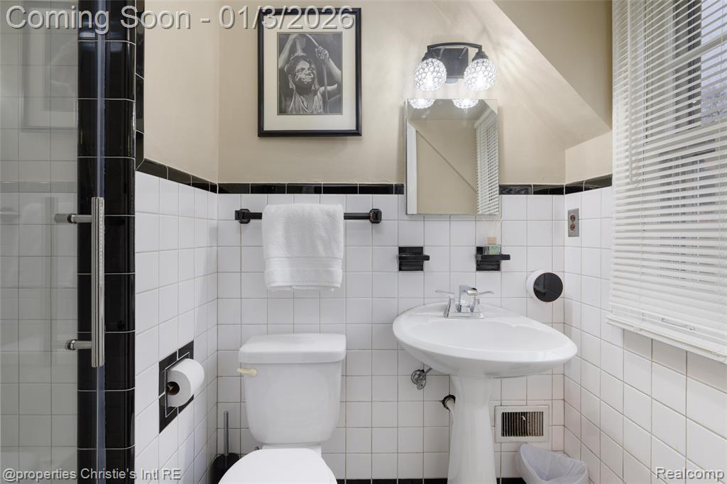 19385 Renfrew Road, Detroit, MI 48221 — Photo 28