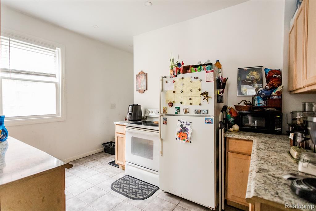 197 W BUENA VISTA Street, Highland Park, MI 48203 — Photo 22