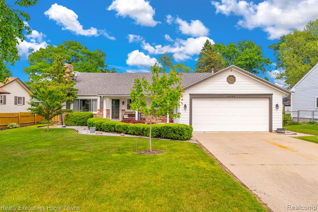 4244 Fairway Drive, Fort Gratiot, MI 48059 — front exterior