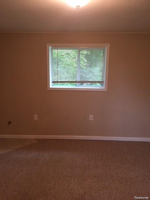 74 Odanah Street, Lake Orion, MI 48362 — Photo 12