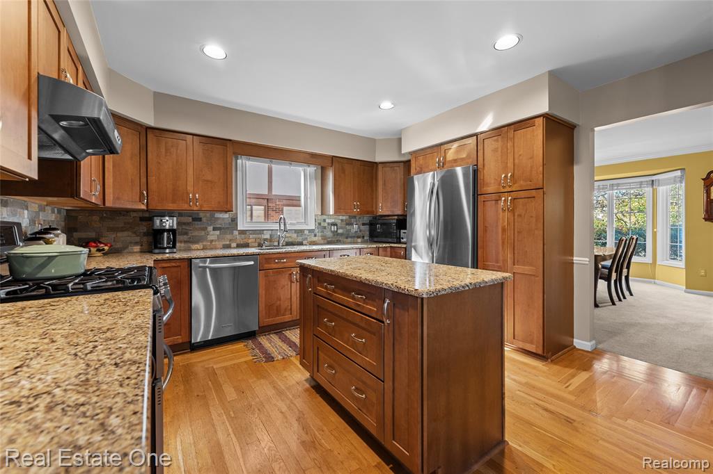 5092 Julian Drive, Troy, MI 48085 — Photo 8
