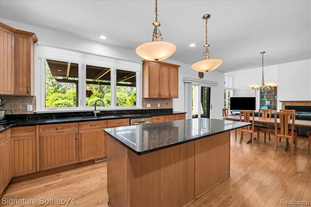 6925 Elm Park Drive, Troy, MI 48098 — Photo 12