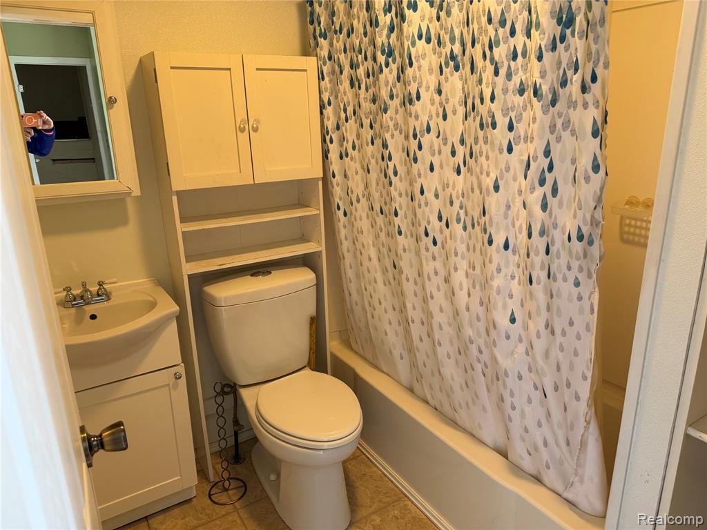 3992 Dallas Avenue, Warren, MI 48091 — Photo 10