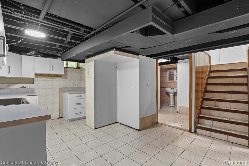 7910 Orchard Avenue, Dearborn, MI 48126 — Photo 21