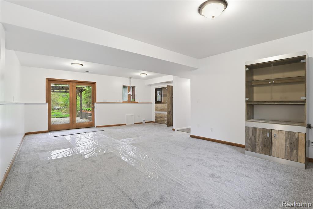 2465 Egelston Avenue, Burton, MI 48509 — Photo 9
