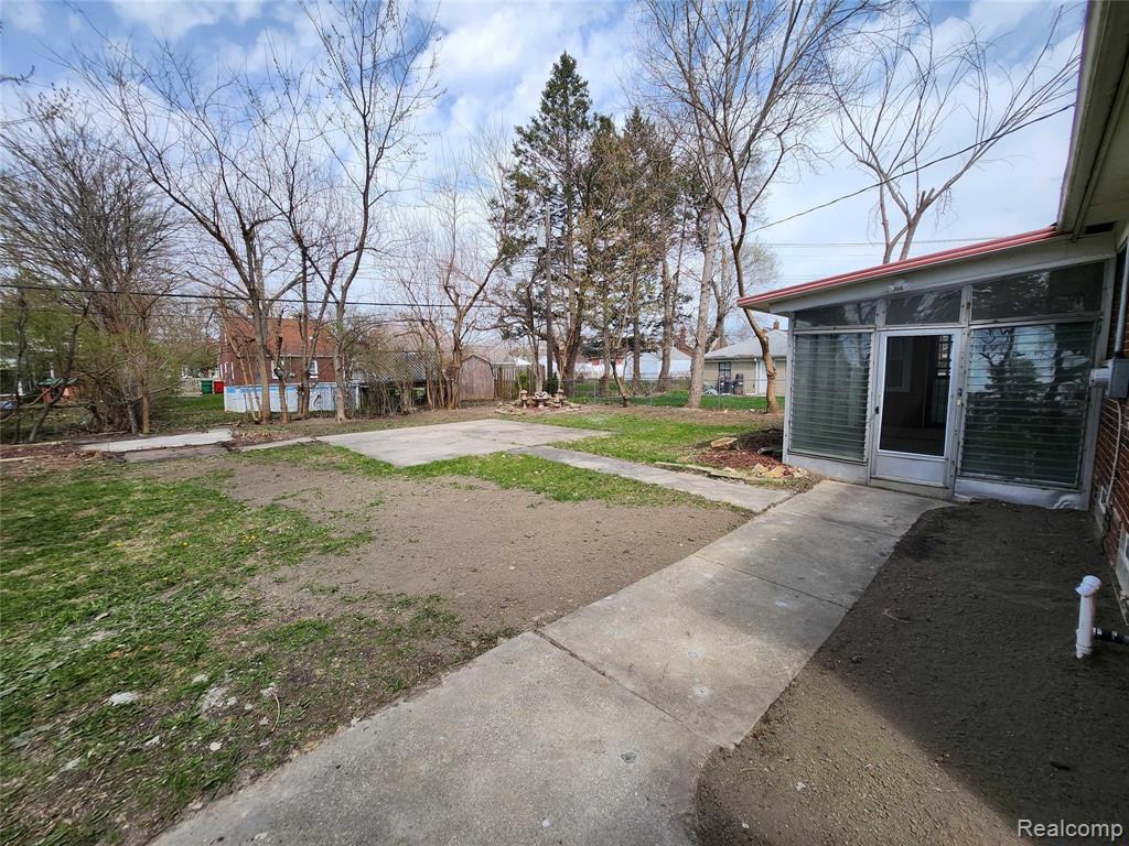 15705 Juliana Avenue, Eastpointe, MI 48021 — Photo 26